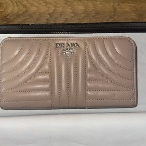 Cipria Prada Clutch
